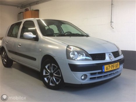 Renault Clio - II 1.4-16V Dynamique Comfort - 1