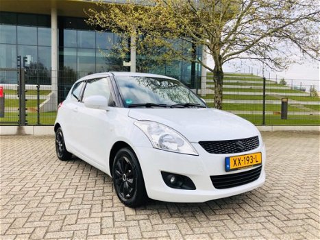 Suzuki Swift - 1.2 Exclusive Schuifdak, 2012, Stoelverwarming, AIRCO - 1