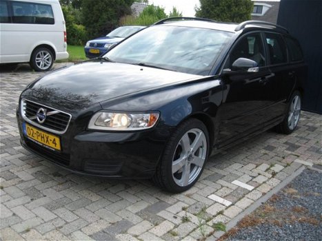 Volvo V50 - 2.0 D3 Kinetic - 1