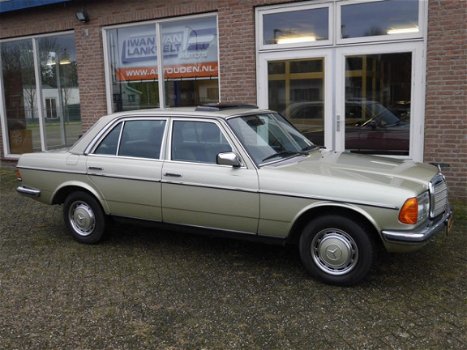 Mercedes-Benz 280 - (W123) E AUTOMAAT SCHUIFDAK ZEER MOOI PULLMAN BEKLEDING - 1