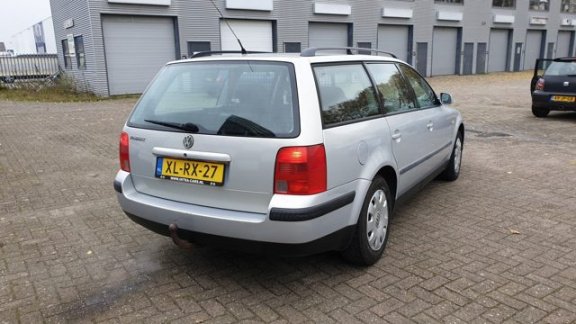 Volkswagen Passat Variant - 1.6 Comfortline Zeer nette en goed rijdende auto.Airco(clima)electr pakk - 1