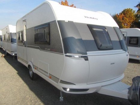 Hobby De Luxe Edtion 460 UFE Reiscaravan met mooie rondzit groep en vast bed - 1