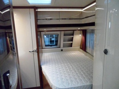 Hobby Excellent 495 UFE Stijlvolle reiscaravan met vast bed. - 4