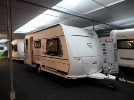 Fendt Bianco Selection 465 TG De ideale compacte caravan met aparte bedden. - 1