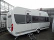 Hobby De Luxe 490 KMF Compacte 5 persoons caravan met vast bed en stapelbed. - 2 - Thumbnail