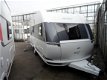Hobby De Luxe 490 KMF Compacte 5 persoons caravan met vast bed en stapelbed. - 3 - Thumbnail