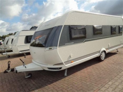 Hobby Excellent 560 WFU Zeer ruime caravan met rondzit, vast bed en douche. - 1