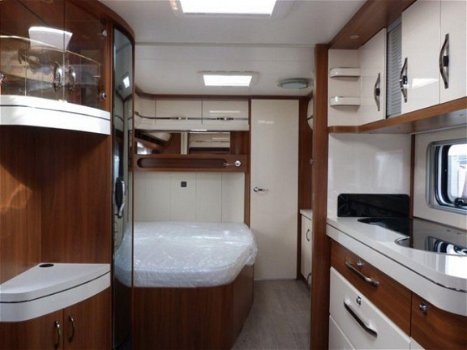 Hobby Excellent 560 WFU Zeer ruime caravan met rondzit, vast bed en douche. - 5