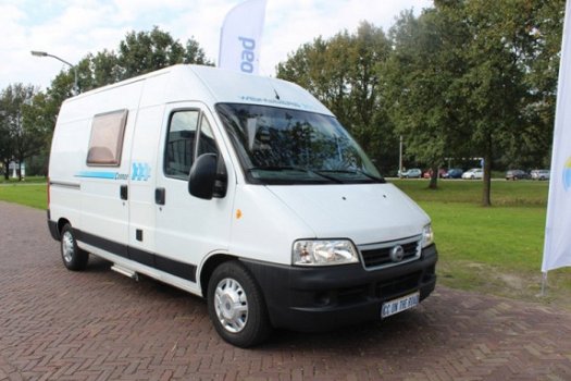 Knaus /Weinsberg Cosmos model 2 Win vastbed - 1