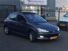 Peugeot 206 - 1.6 HDiF Griffe 2006 LEDER SCHUIFDAK 5 DEURS