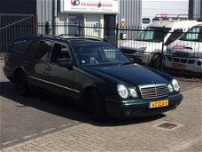 Mercedes-Benz E-klasse Combi - 320 Avantgarde LPG G-3 7 PERSOONS