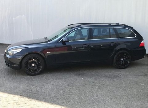 BMW 5-serie Touring - 520d Corp. Exe. Leder / 18 inch Nwe APK - 1