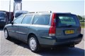 Volvo V70 - 2.4 Comfort Line TREKHAAK AIRCO - 1 - Thumbnail