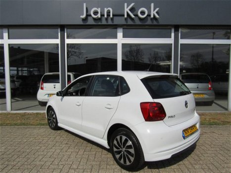 Volkswagen Polo - 1.0 TSi 95 pk Executive plus / Navigatie / Parkeersensoren / Stoelverwarming - 1