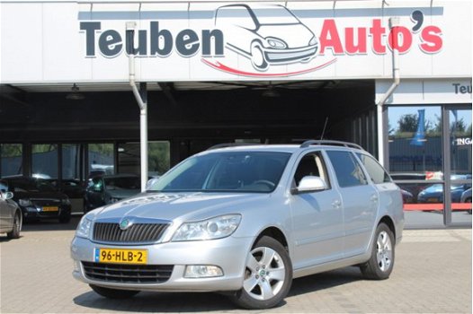 Skoda Octavia Combi - 1.4 TSI Elegance airco, climate control, radio cd speler, elektrische ramen, c - 1