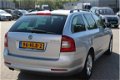 Skoda Octavia Combi - 1.4 TSI Elegance airco, climate control, radio cd speler, elektrische ramen, c - 1 - Thumbnail