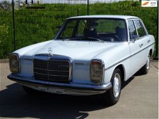 Mercedes-Benz 220 - (W115) D