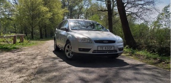 Ford Focus - 1.8-16V Futura Flexifuel / Cruise Control / Climate Control/ Stoelverwarming/125PK - 1