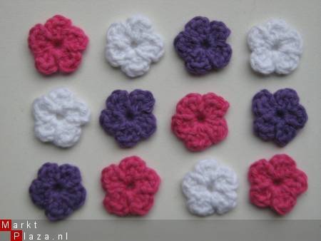** 12 gehaakte bloemetjes - 2 cm (paars/roze/wit) - nr. 1