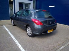 Peugeot 308 - 5-XT 150pk Caravantrekker 1700kg