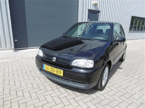 Seat Arosa - 1.0i Apk geldig 11-02-2020 Zwart - 1