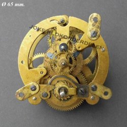 === Uurwerkje = Junghans B 32 = 39696
