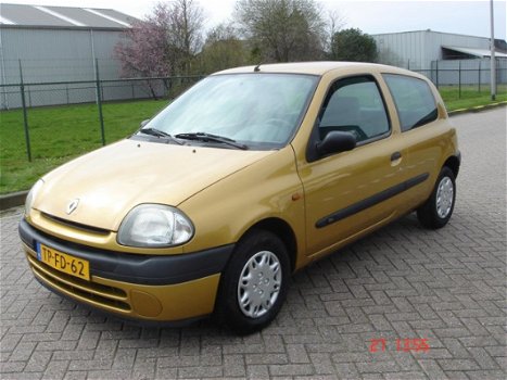 Renault Clio - 1.4 RN Stuurbekrachtiging/met boekjes en NAP/apk 27-4-2020 - 1