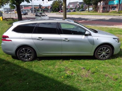 Peugeot 308 - 130PK AUTOMAAT STYLE - NAV - PANO - 1