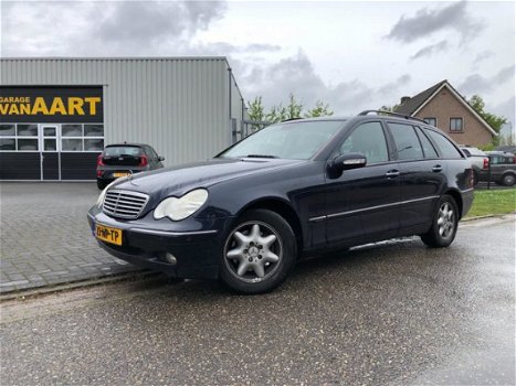 Mercedes-Benz C-klasse Combi - 200 CDI Elegance /AUTOM/NAVI/DVD SCHERMEN/ - 1