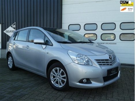 Toyota Verso - 1.8 VVT-i Business AUTOMAAT, AFNEEMBARE TREKHAAK, PANORAMADAK, AIRCO - 1