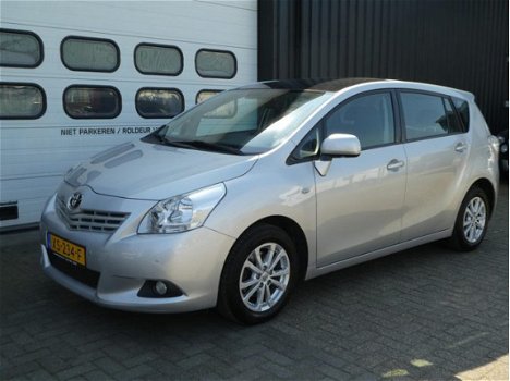 Toyota Verso - 1.8 VVT-i Business AUTOMAAT, AFNEEMBARE TREKHAAK, PANORAMADAK, AIRCO - 1