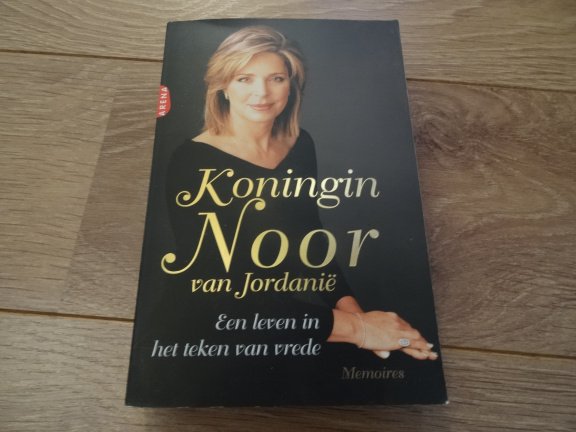 Een leven in teken van vrede. Memoires - Koningin Noor van Jordanië - nr. 1