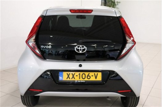 Toyota Aygo - 1.0 VVT-i X-Joy, direct leverbaar, Carplay, DEMO - 1