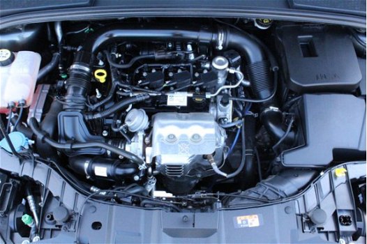Ford Focus - 1.0-125pk Ecoboost Titanium 5 drs Airco, navi Nette auto - 1