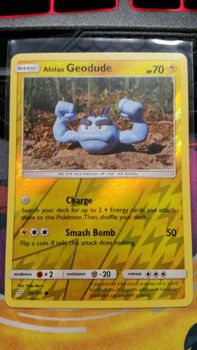 Alolan Geodude 35/181 (reverse) Team up - 1