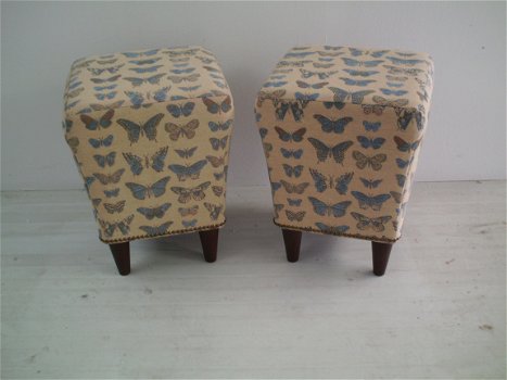 Footstool - little roses - 550 donker noten gelakt - NIEUW !!! - 3