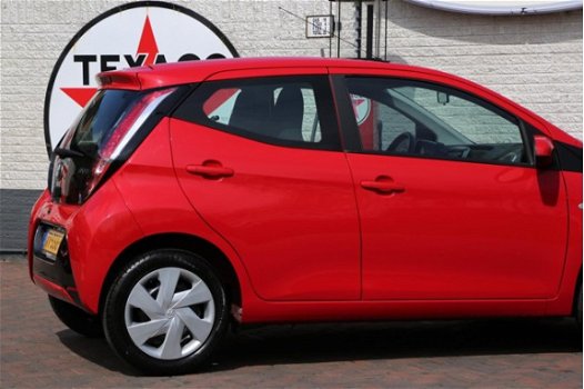 Toyota Aygo - 1.0 VVT-i x-play - 1