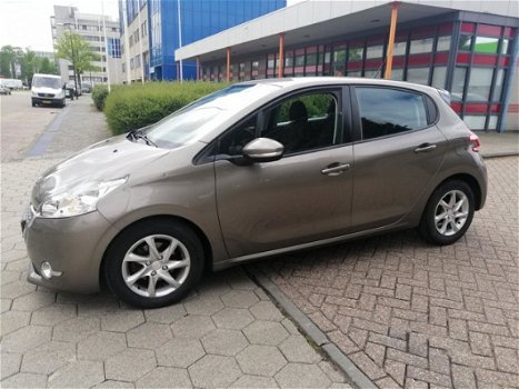 Peugeot 208 - 1.4 e-HDi Blue Lease 1.4 e-HDI- Automaat + F1 flipper- actuator defect - 1