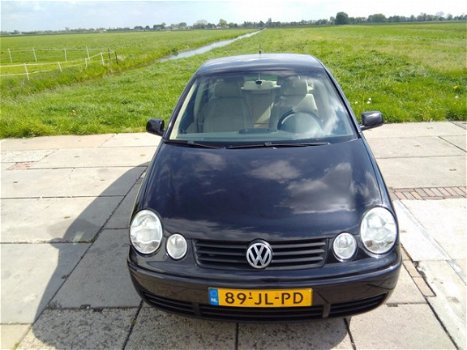 Volkswagen Polo - 1.4-16V Highline - 1