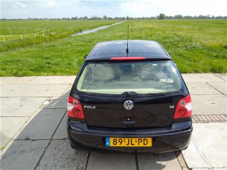 Volkswagen Polo - 1.4-16V Highline - 1