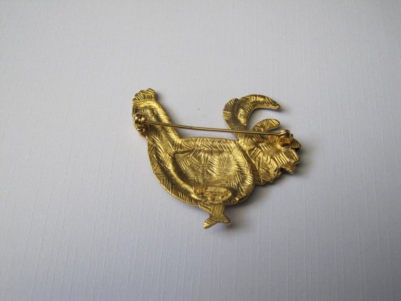 Broche Danecraft kip goudkleurig met emaille 4.7x4.1 cm - Afbeelding 3