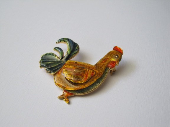 Broche Danecraft kip goudkleurig met emaille 4.7x4.1 cm - Afbeelding 5