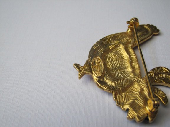 Broche Danecraft kip goudkleurig met emaille 4.7x4.1 cm - Afbeelding 6