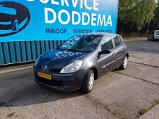 Renault Clio - 1.2-16V Authentique met nieuwe apk