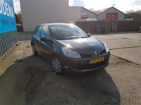 Renault Clio - 1.2-16V Authentique met nieuwe apk - 1