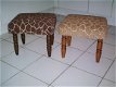Footstool 37x45cm - l.bruin giraf - 550 wit. NIEUW !!!! - 3 - Thumbnail