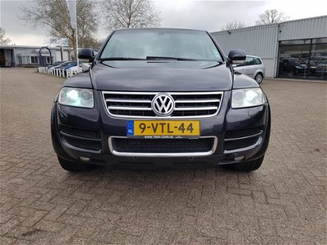 Volkswagen Touareg - 5.0 V10 TDI LEER AUT XENON GRIJSKENTEKEN - 1