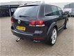 Volkswagen Touareg - 5.0 V10 TDI LEER AUT XENON GRIJSKENTEKEN - 1 - Thumbnail