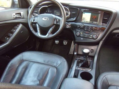 Kia Optima - 1.7 CRDi Super Pack alle opties , zeer nette en goede auto - 1