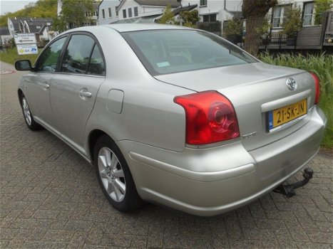 Toyota Avensis - 1.8 VVTi Linea Luna 129pk Sedan Clima Trekhaak 1300kg 2e eig - 1